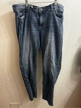 Kut from the Kloth Women's Catherine Cropped Straight Leg Washed Blue Jeans
